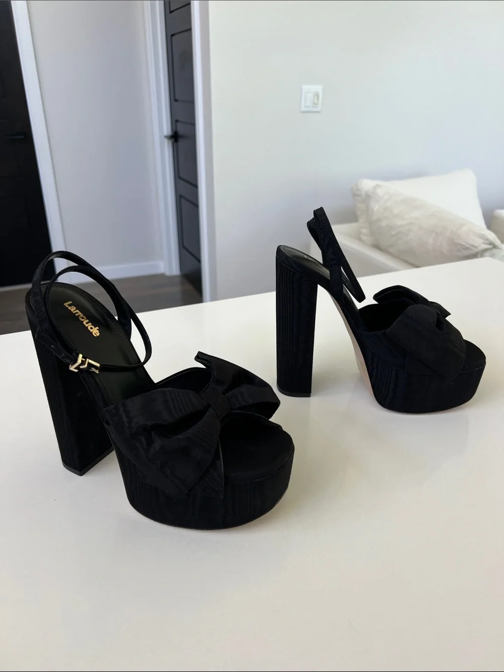Larroude elle platform open toe chunky heels Ariana black with bows 9.5